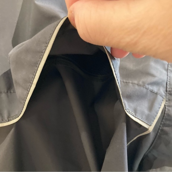 MEC Sz L Super Light Weight Outdoor Hiking Layering Rain Windbreaker Reflectors - Picture 9 of 15